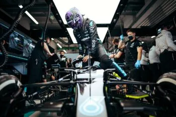 Lewis Hamilton recibirá una penalización de 10 puestos en la parrilla en Turquía