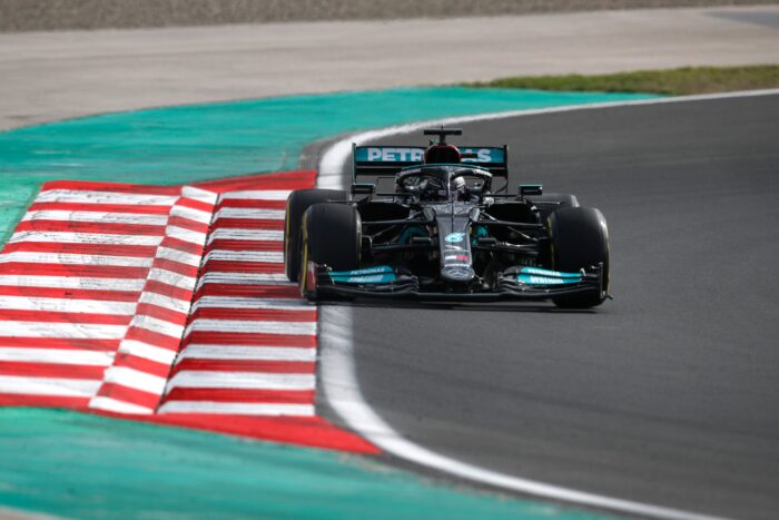 Lewis Hamilton recibirá una penalización de 10 puestos en la parrilla en Turquía 