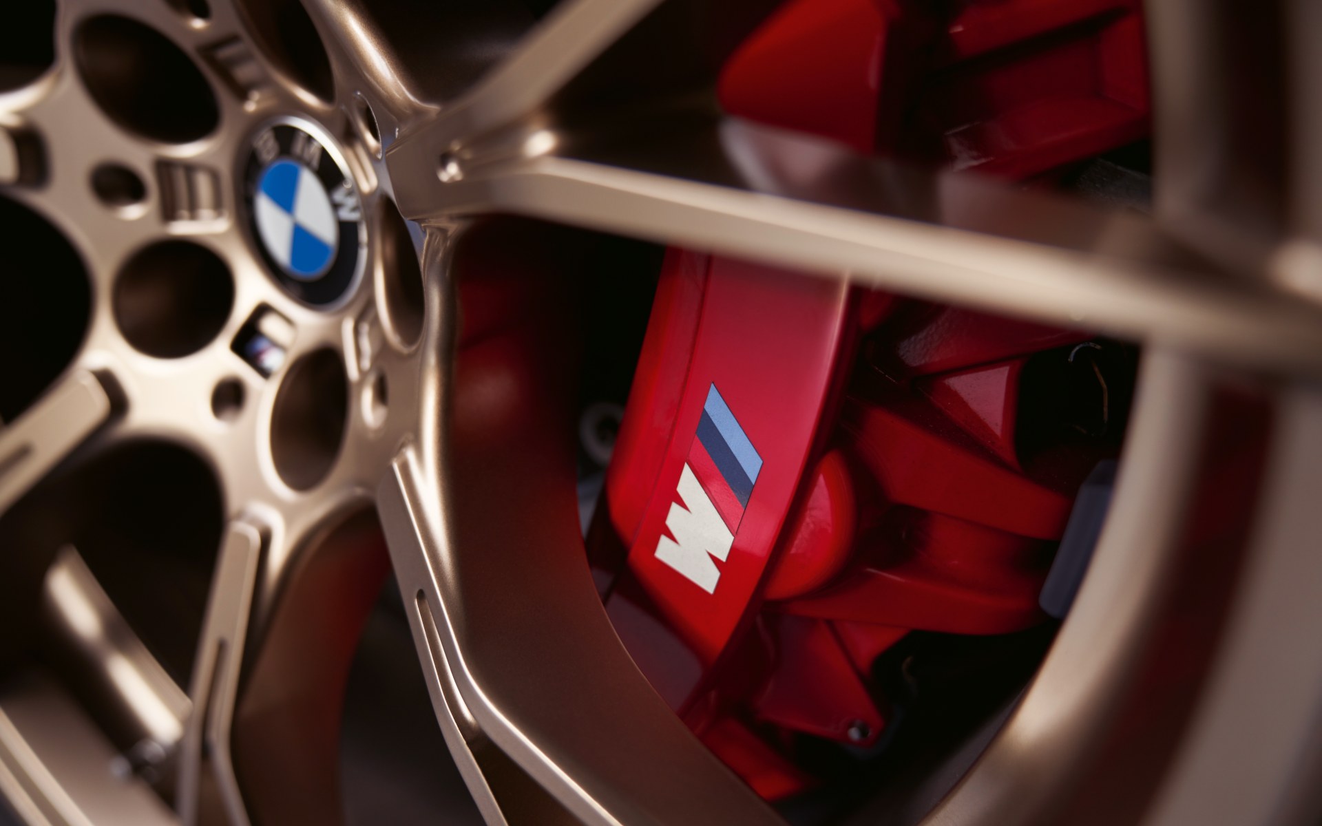 Los emblemas de BMW M siempre será una manera fácil de reconocerlos