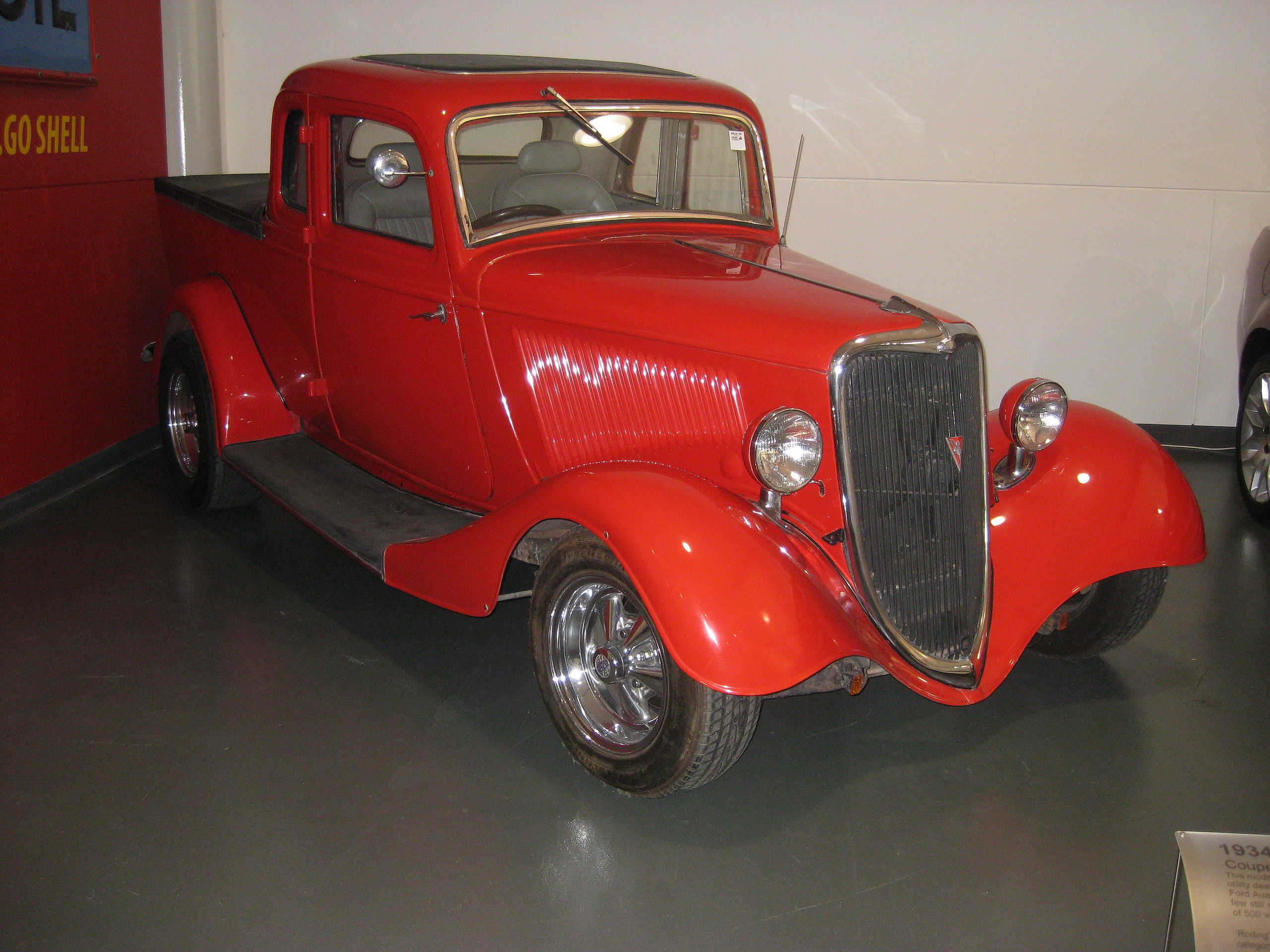 La primer ute de la historia, Ford Coupé Utility 1934
By GTHO - Own work, Public Domain, https://commons.wikimedia.org/w/index.php?curid=9911330