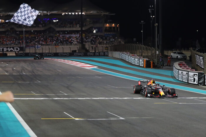 Max Verstappen consigue su primer campeonato en la Fórmula 1