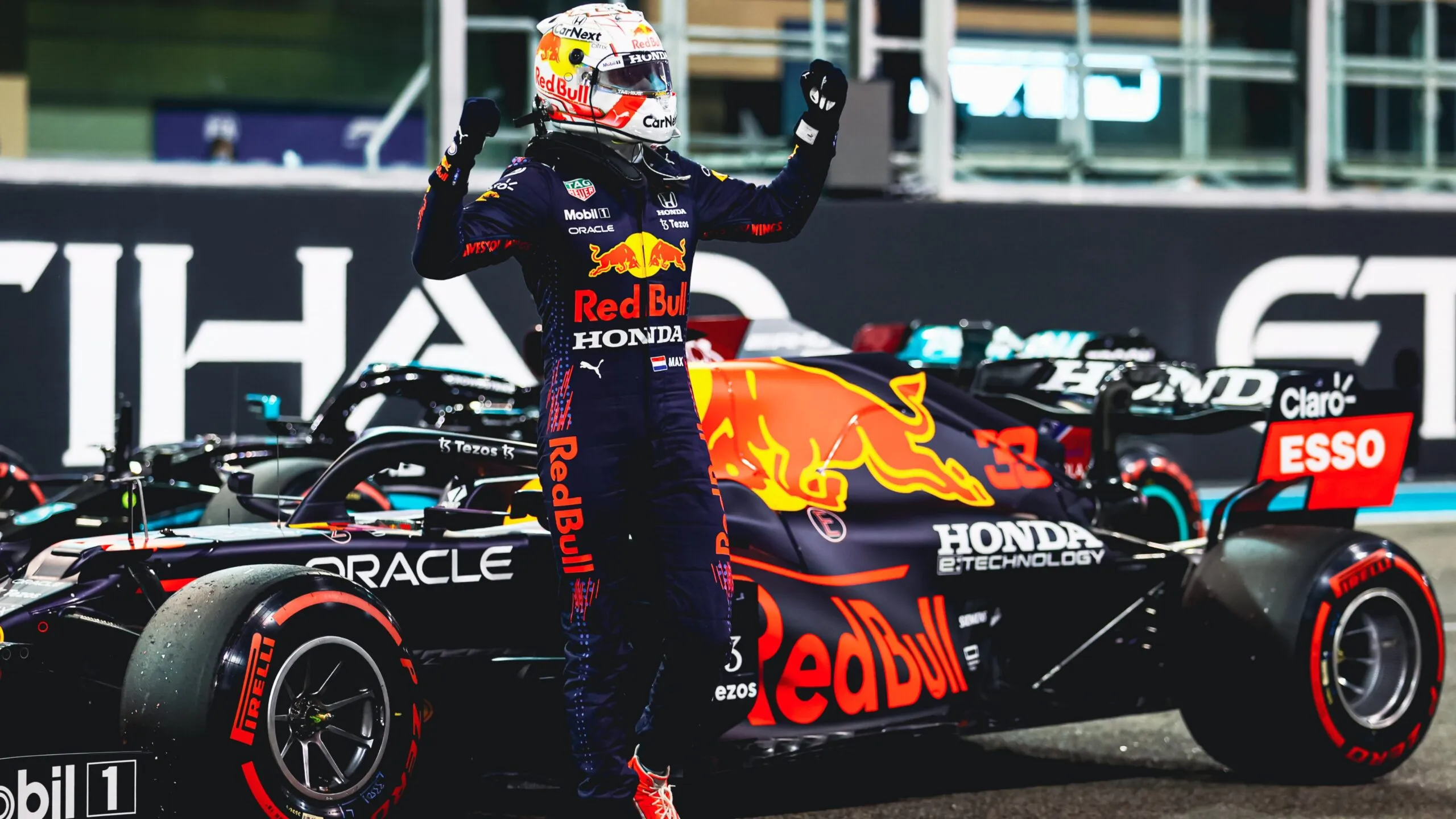 Verstappen vence a Hamilton para conseguir la pole position en Abu Dhabi