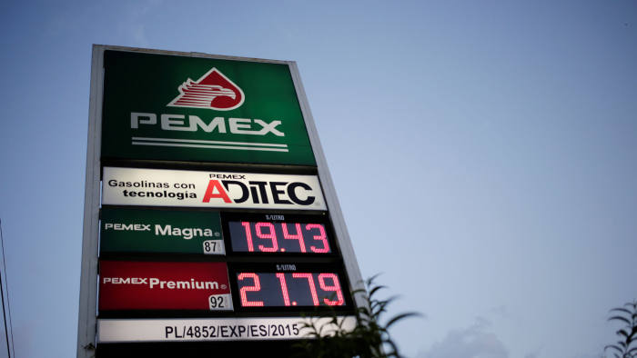 Octanaje de gasolinas en Pemex es 87 y 92 respectivamente
Fotografía de Reuters