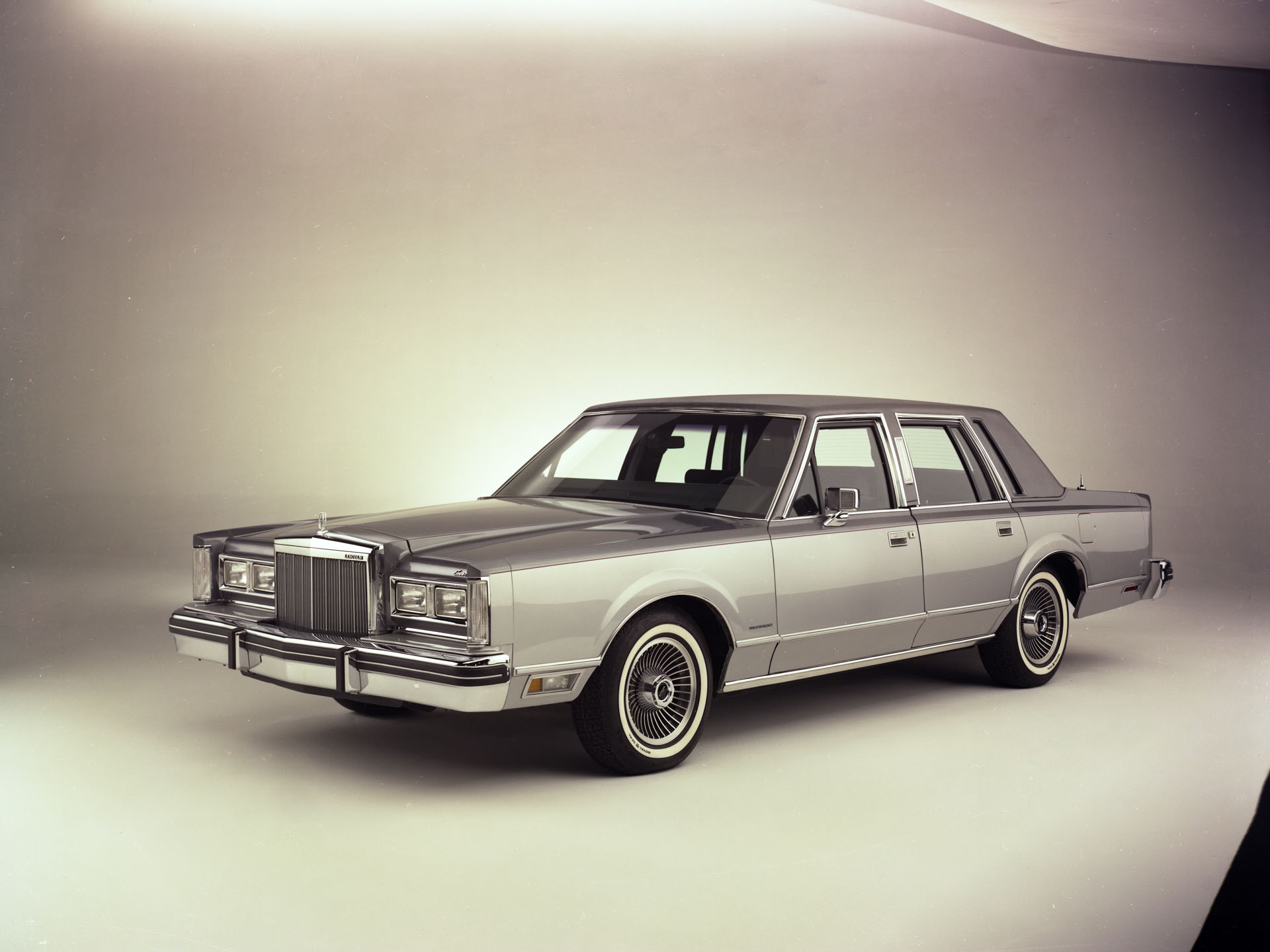 1983 Lincoln Town Car Cartier Edition | Memo Lira