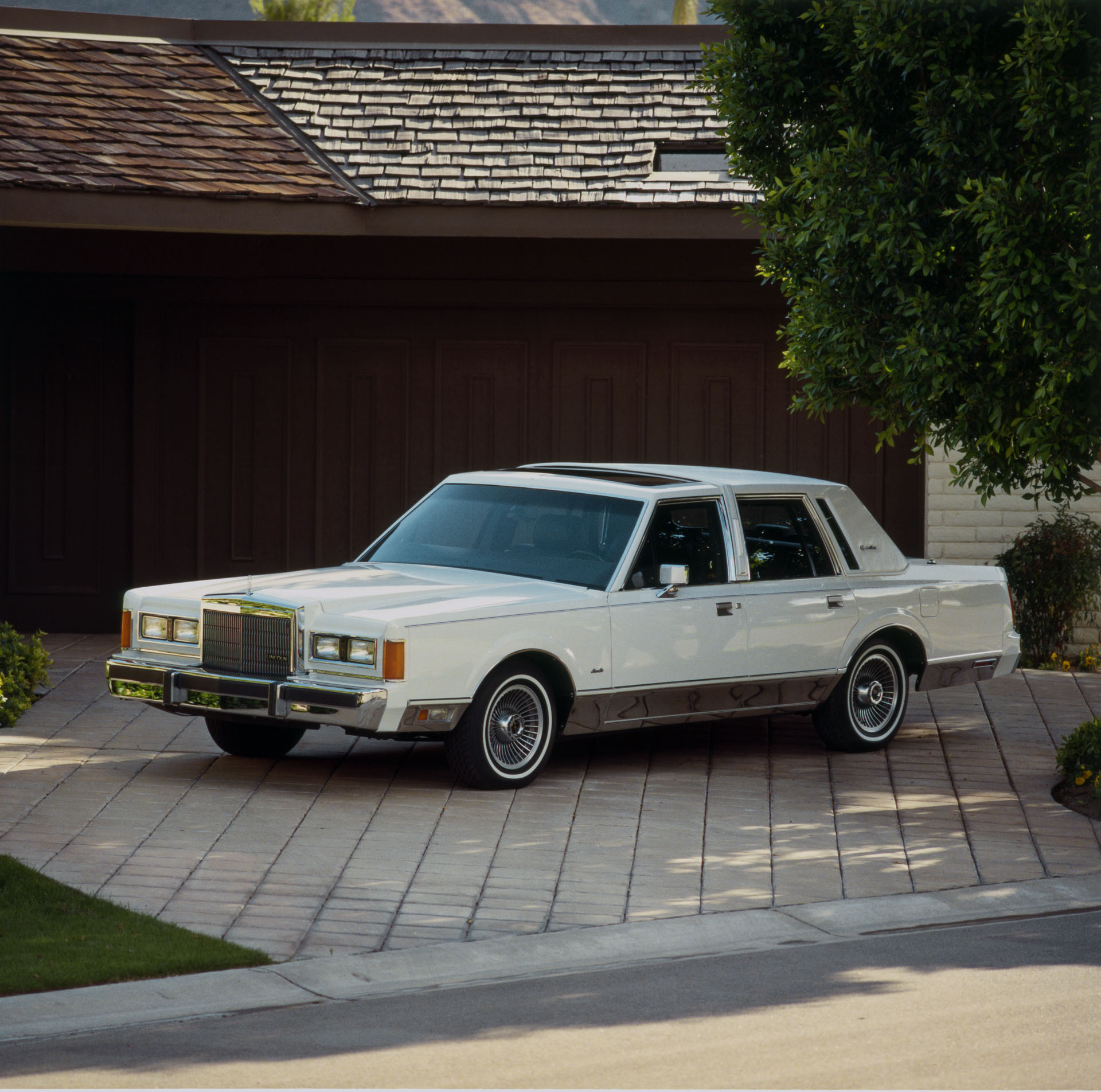 1989 Lincoln Town Car Cartier Edition | Memo Lira