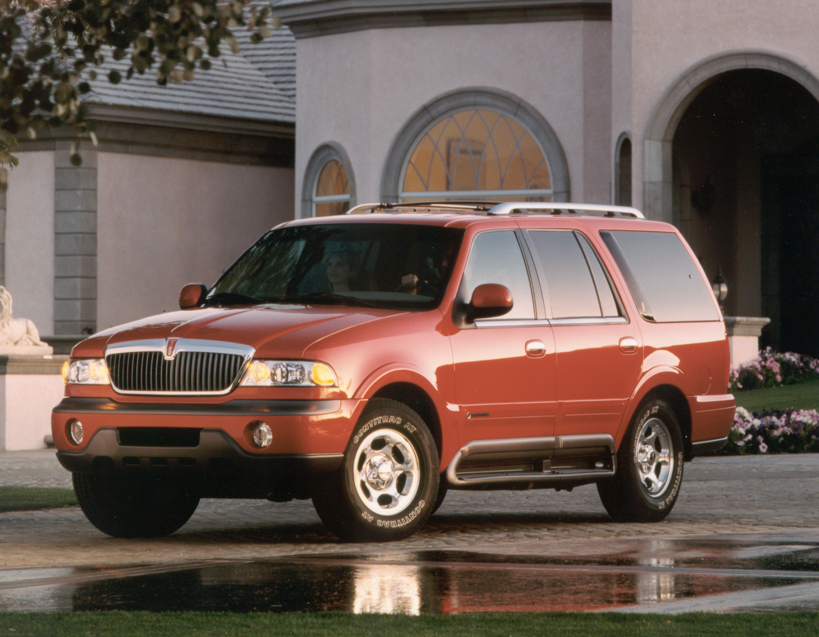 1998 Lincoln Navigator | Memo Lira Con 100 años de historia Lincoln se prepara para un futuro eléctrico