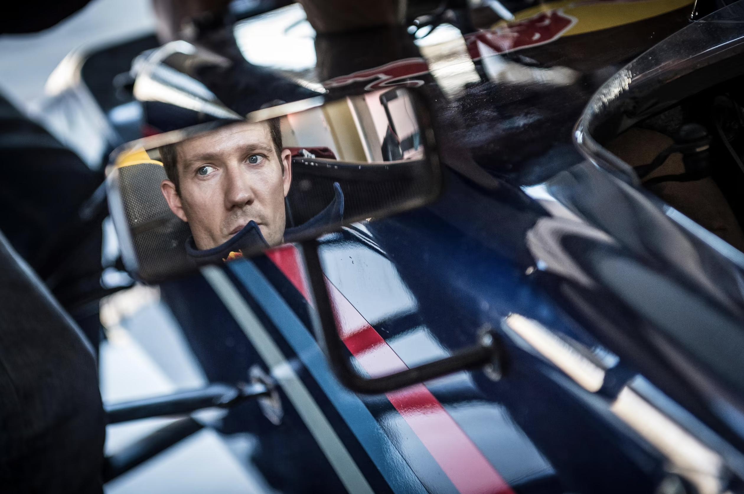 El espejo retrovisor es una tecnología de Fórmula 1 más que cambió el automóvil para siempre