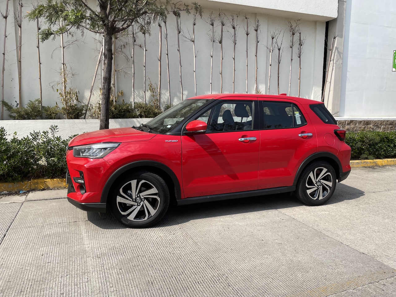 Toyota Raize 4 | Memo Lira Toyota Raize el mini SUV con turbo ideal para la ciudad