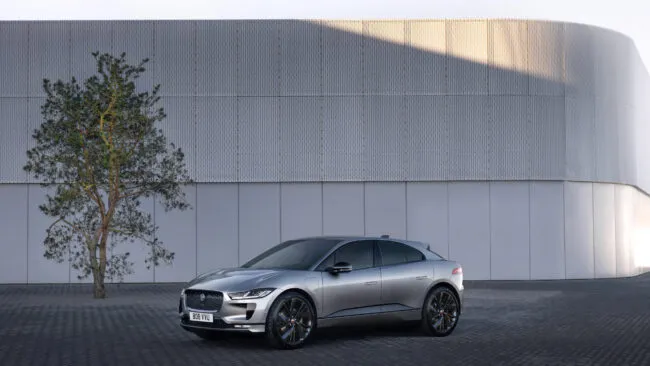 Jaguar I-Pace con Amazon Alexa