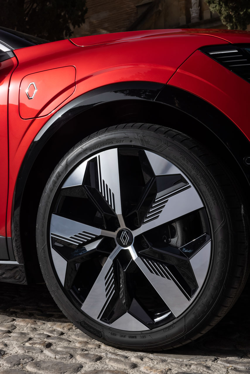 RENAULT MEGANE ETECH ELECTRIC BCB | Memo Lira