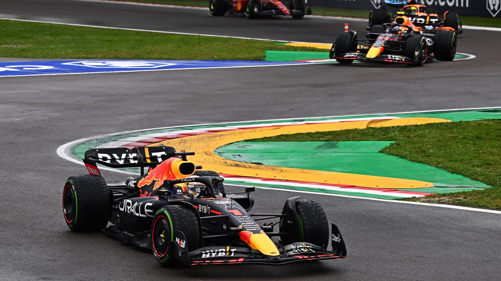 Verstappen y Pérez en el podio en Imola 1 2 para Red Bull Racing