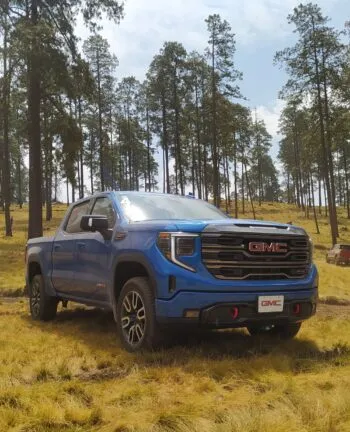 GMC Sierra 2022, de naturaleza premium