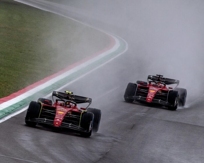 Verstappen vence a Leclerc por la pole position en Imola