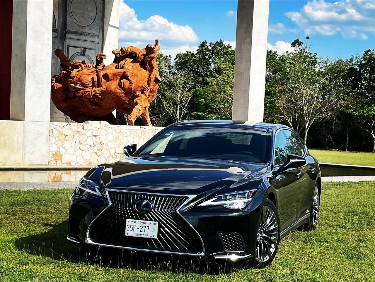 Lexus LS | Memo Lira