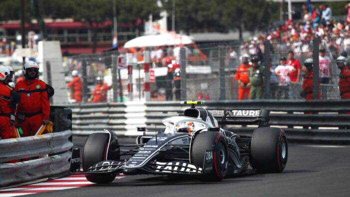 Charles Leclerc logra la pole position en Mónaco tras el choque de Pérez