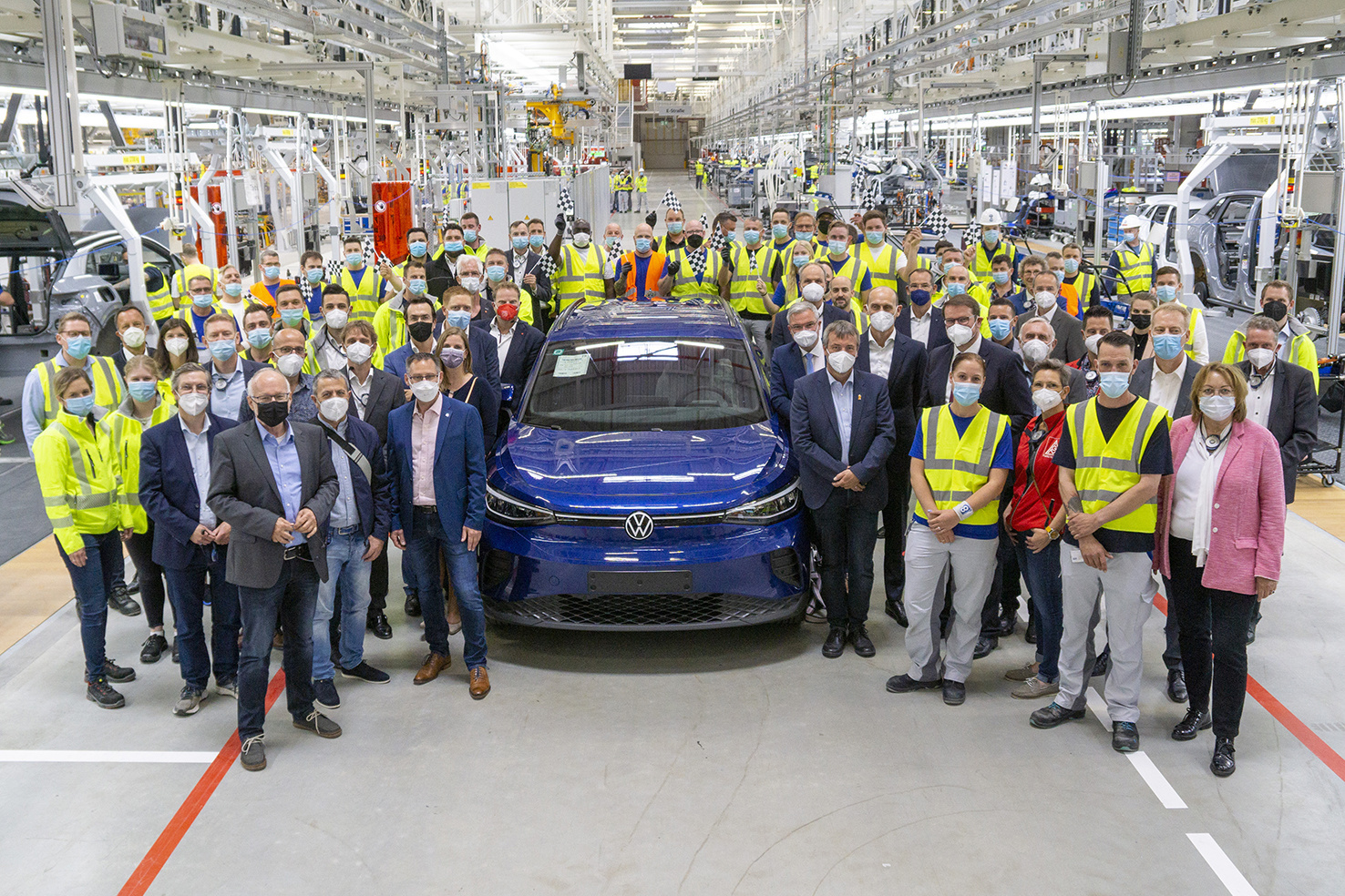 Volkswagen inicia producción de eléctricos en Emden