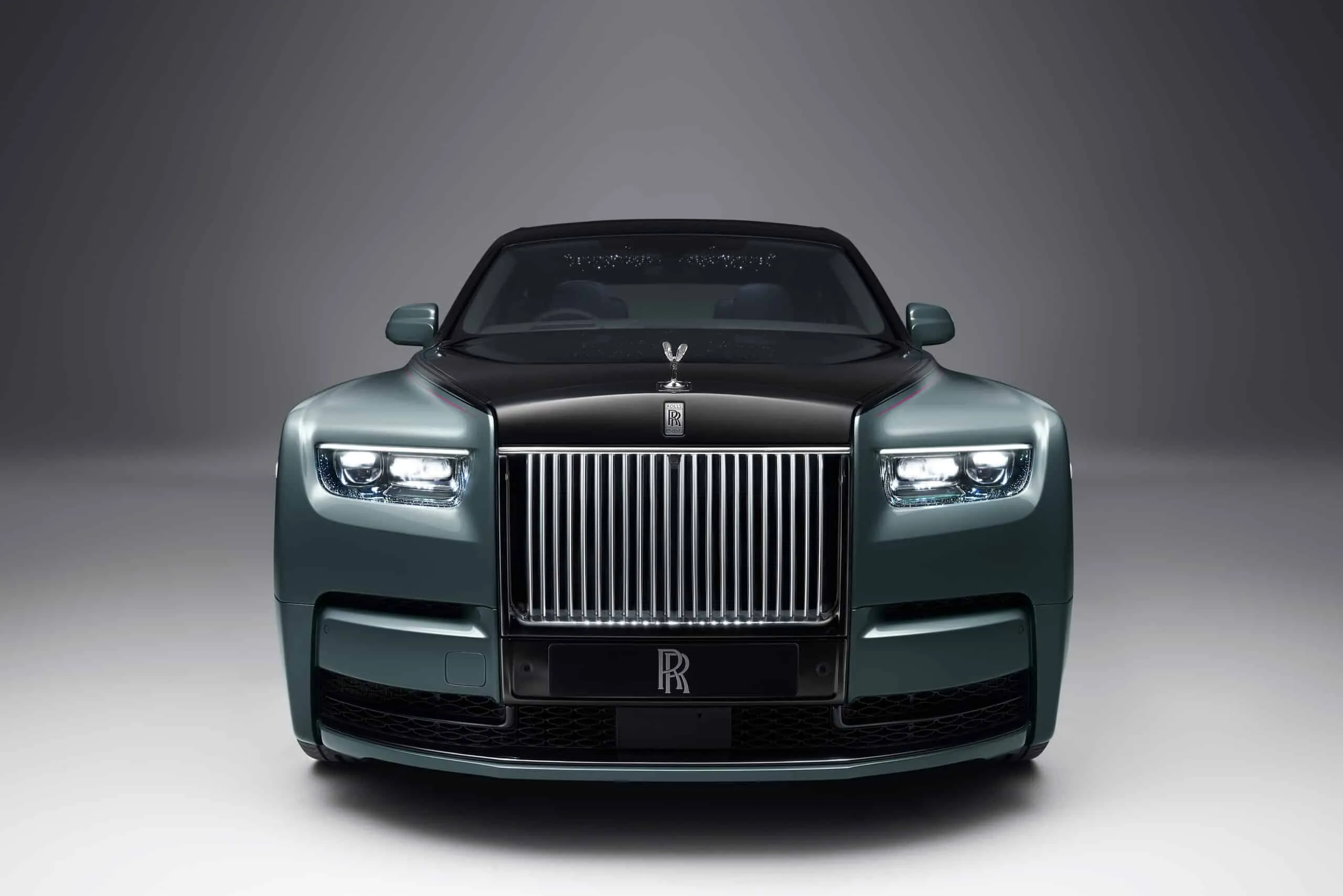 Rolls-Royce Phantom 2022 tiene un nuevo aspecto y opciones