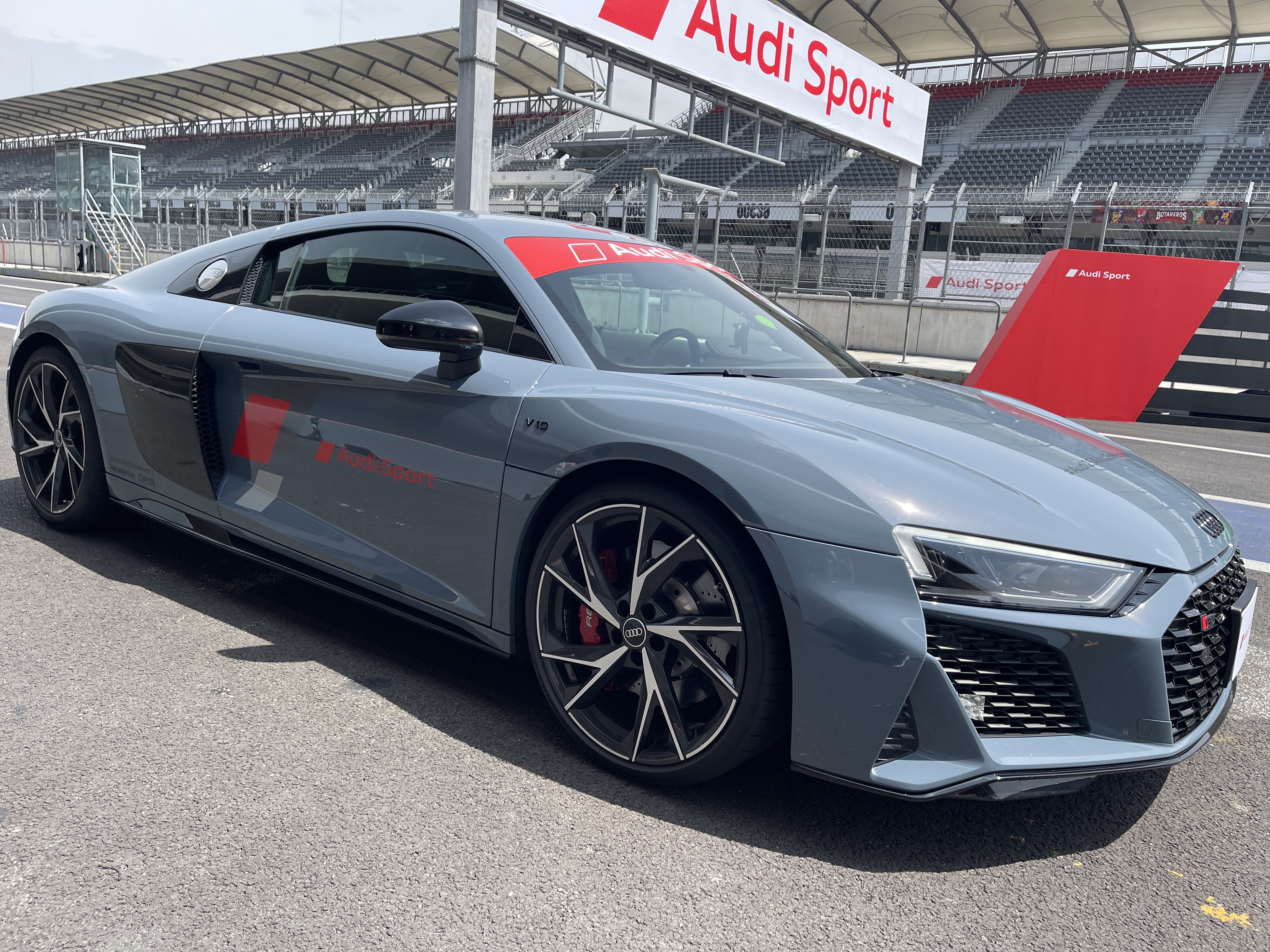 Audi Sport Experience manejamos la gama RS y R de Audi | Memo Lira Audi Sport Experience manejamos la gama RS y R de Audi