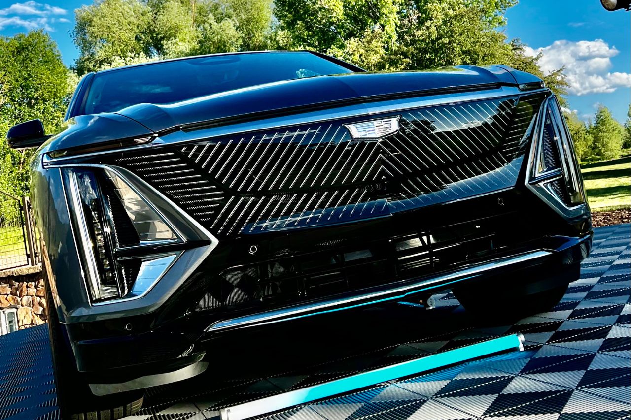 Cadillac LYRIQ | Memo Lira La era eléctrica rejuvenece a Cadillac manejamos LYRIQ