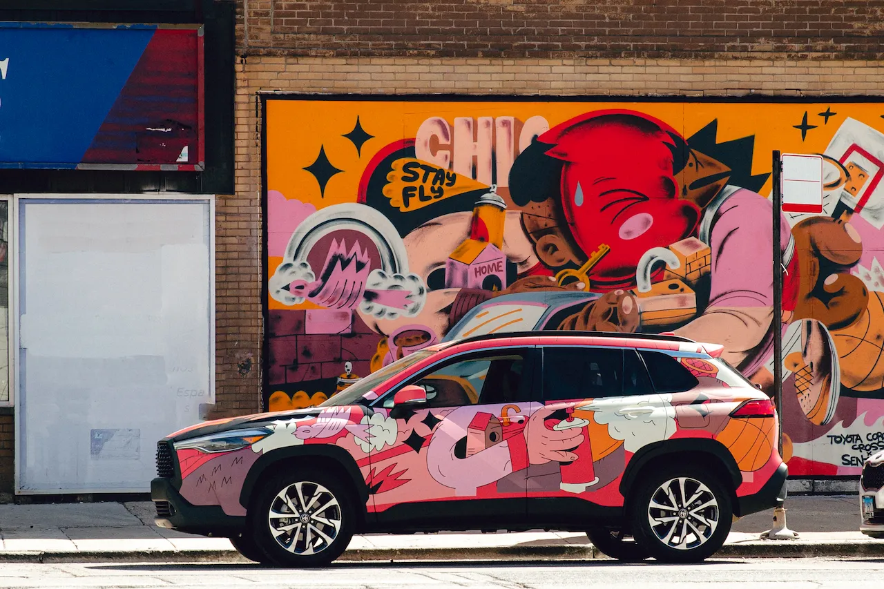 Tres Corolla Cross convertidos en obras de arte