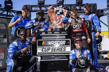 Daniel Suárez el primer piloto mexicano en ganar una carrera de NASCAR Cup Series