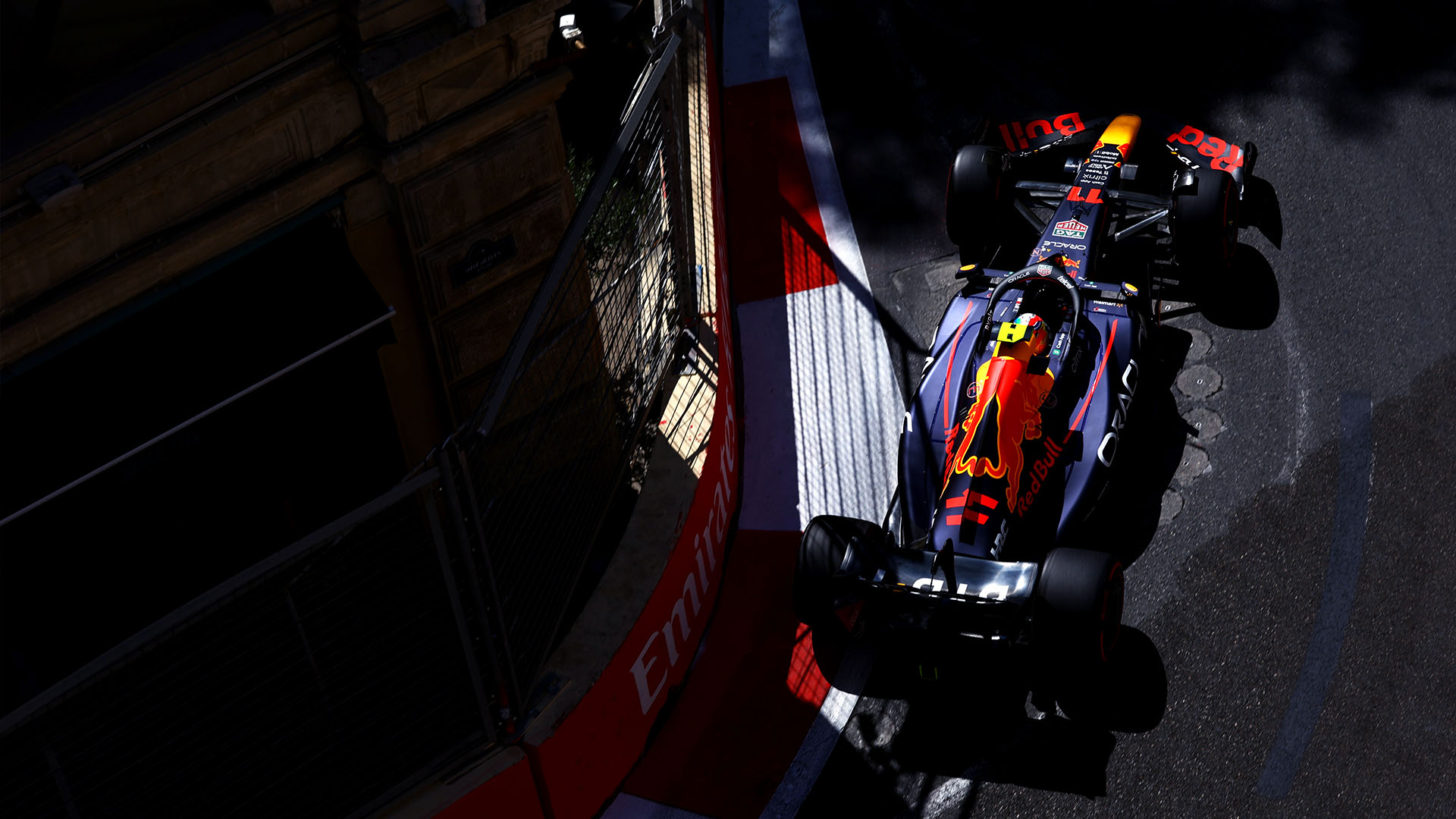 Leclerc logra la pole en Baku Pérez arrancará segundo