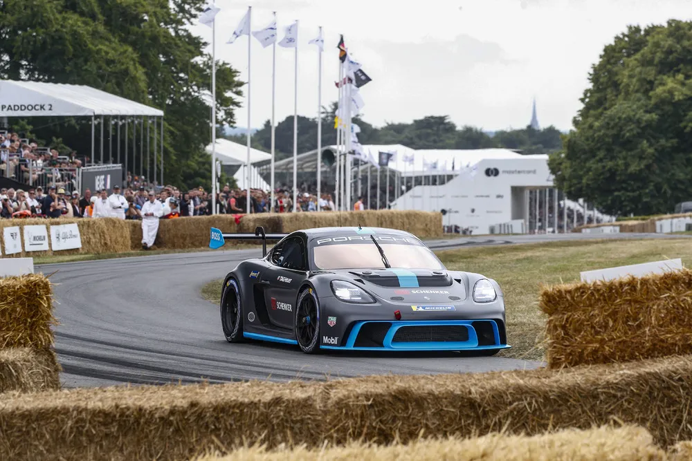 Porsche GT4 ePerformance, el futuro de las competencias (4)