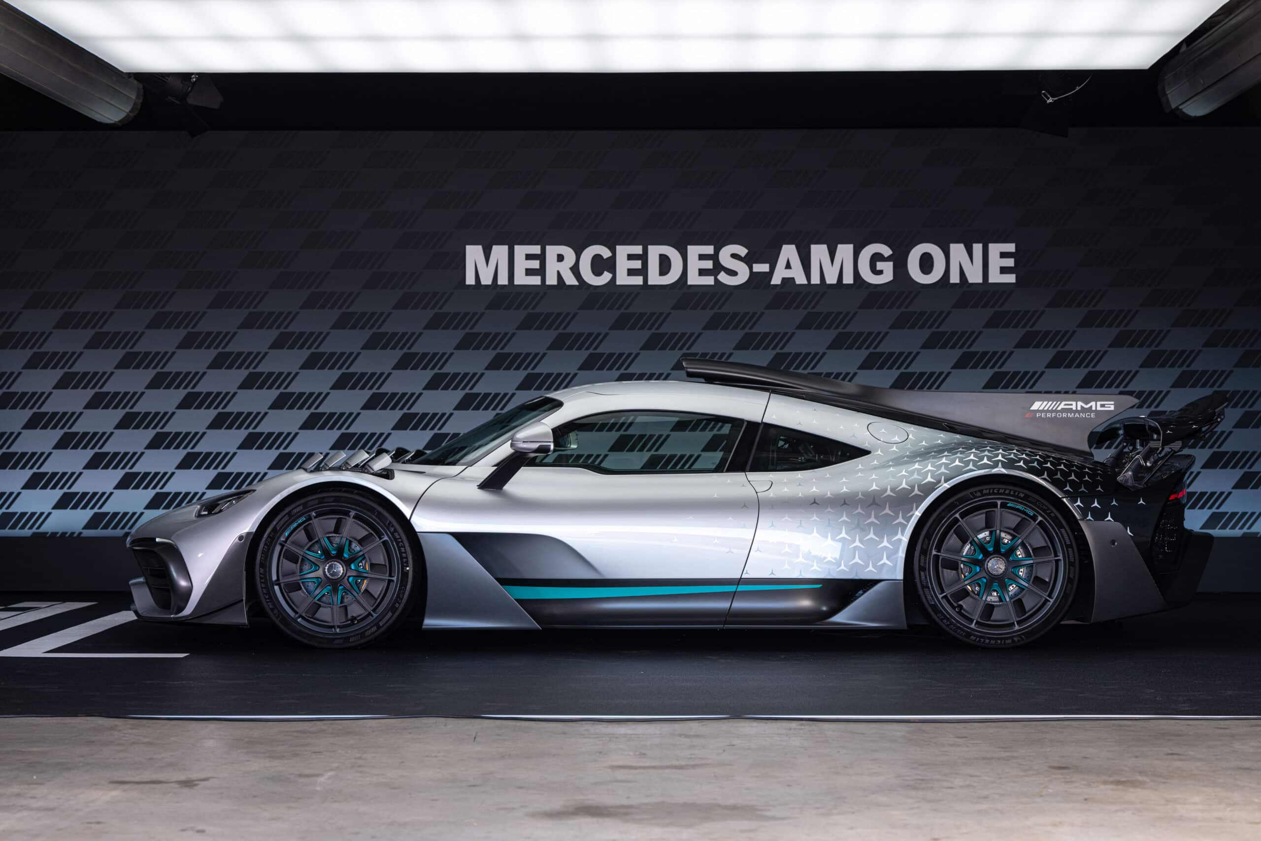 Mercedes-AMG ONE perfil