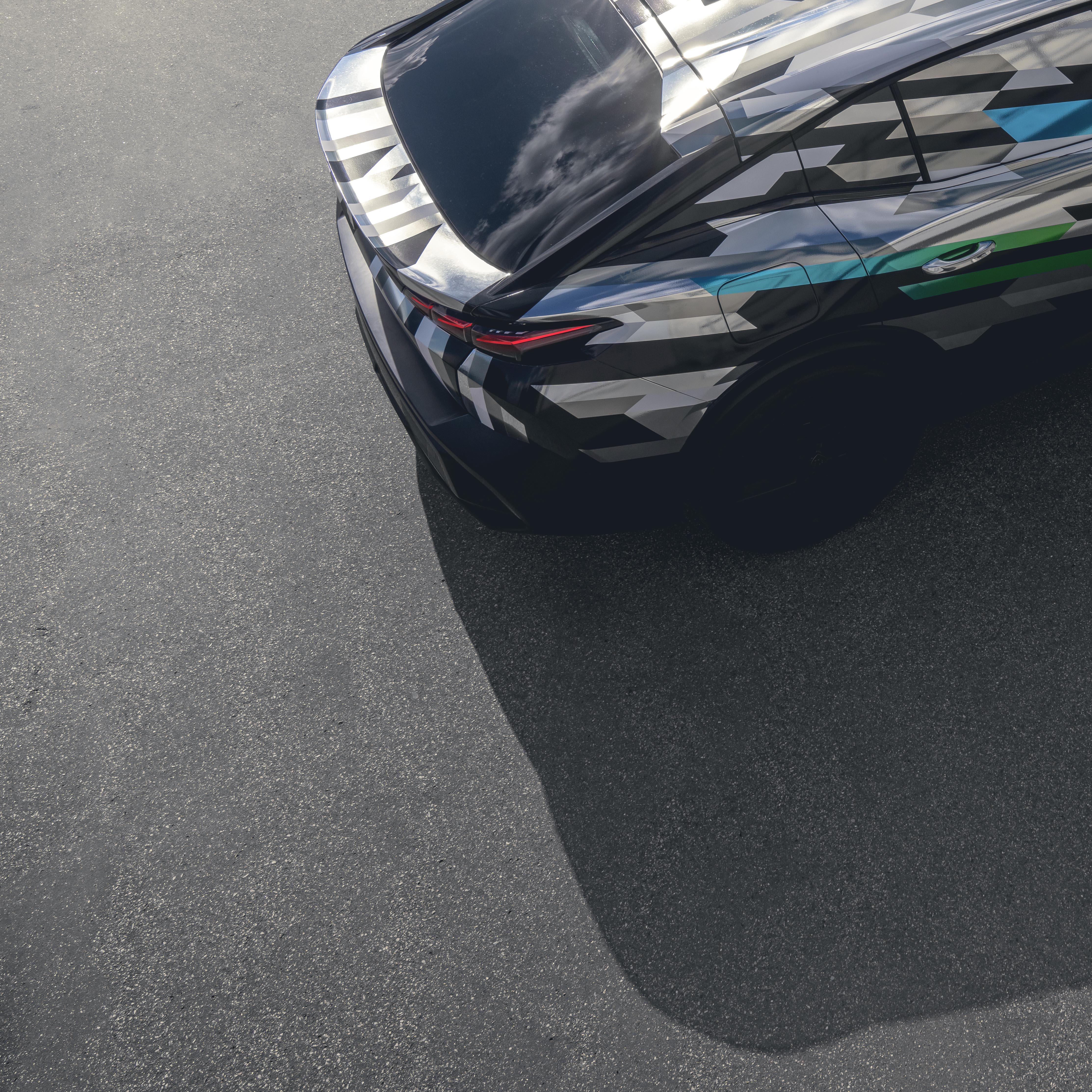 Peugeot 408 se prepara para su debut