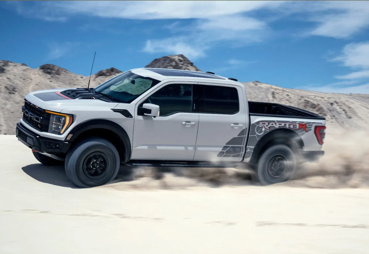 Con sus 700 caballos, llega Ford Lobo Raptor R 2023, la más poderosa