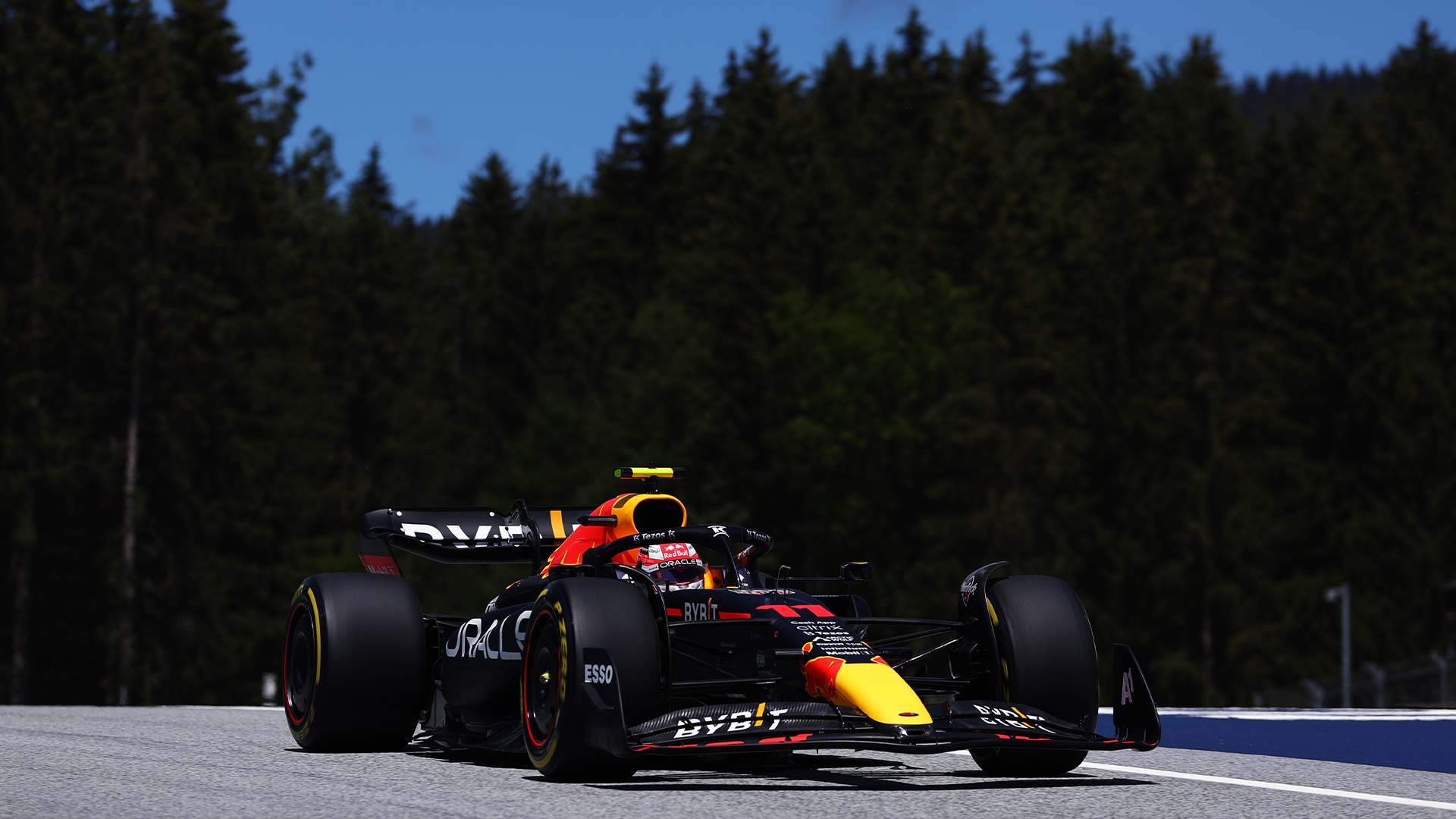 Verstappen logra la pole position en casa de Red Bull