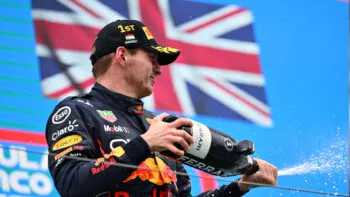 Verstappen se recupera desde la P10 para llevarse la victoria en el GP de Hungría