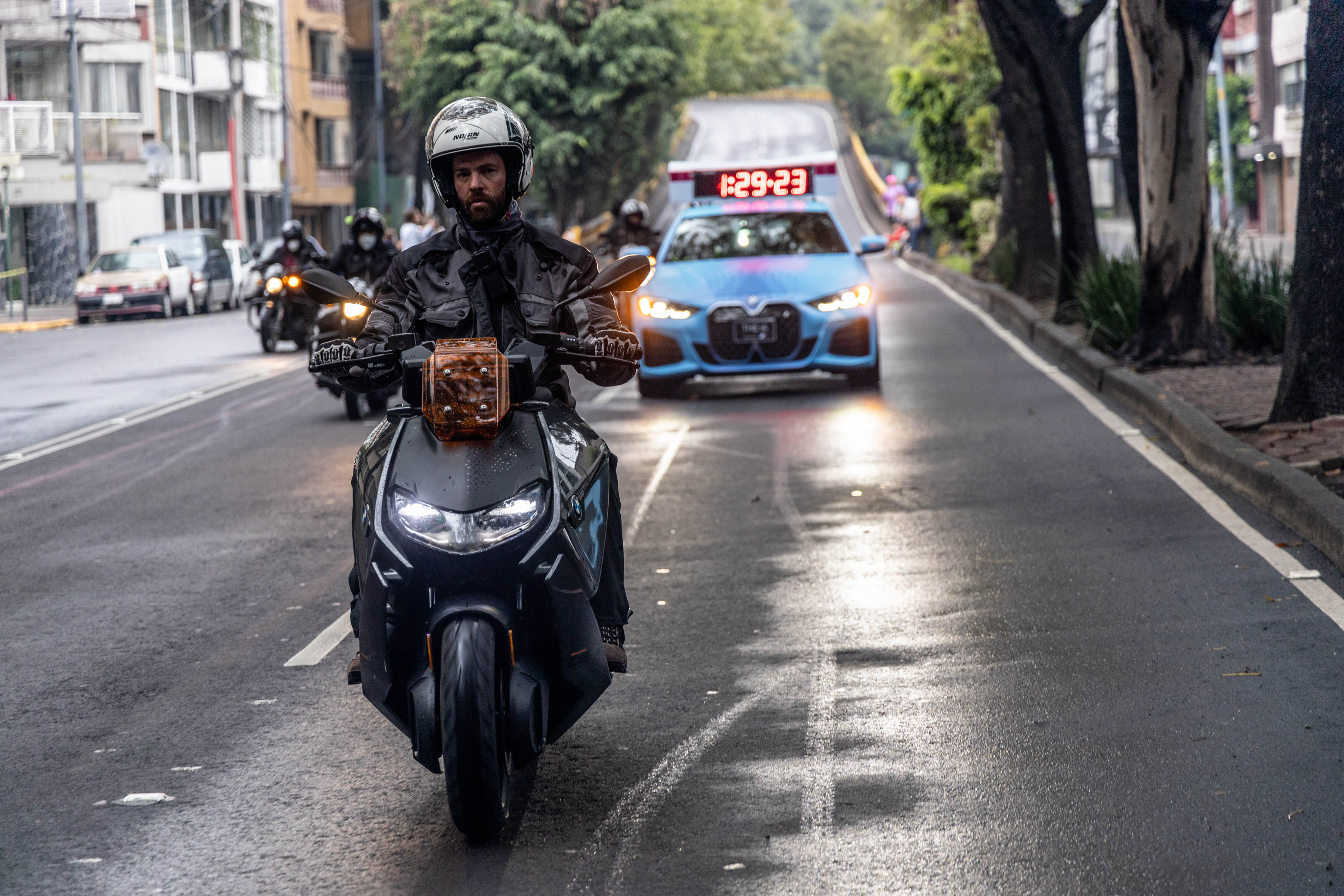 BMW Group electrificó la ruta del Maratón de la Ciudad de México 2022