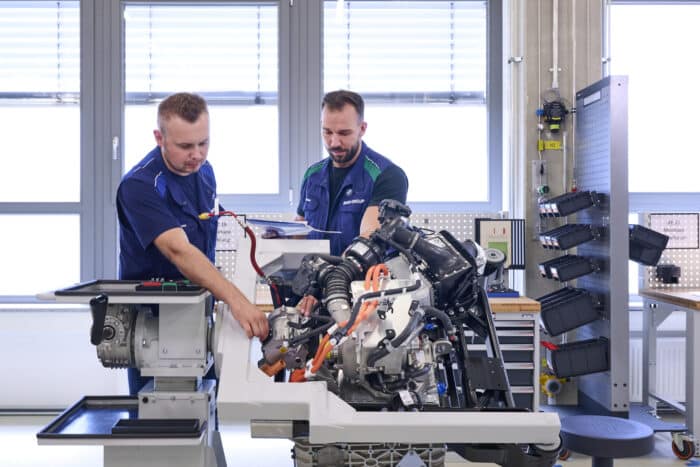 BMW iX5 Hydrogen: comienza la producción de celdas de combustible 