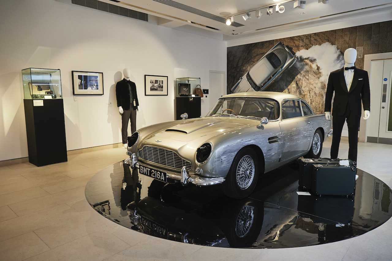 Aston Martin - Sixty Years of James Bond (5)