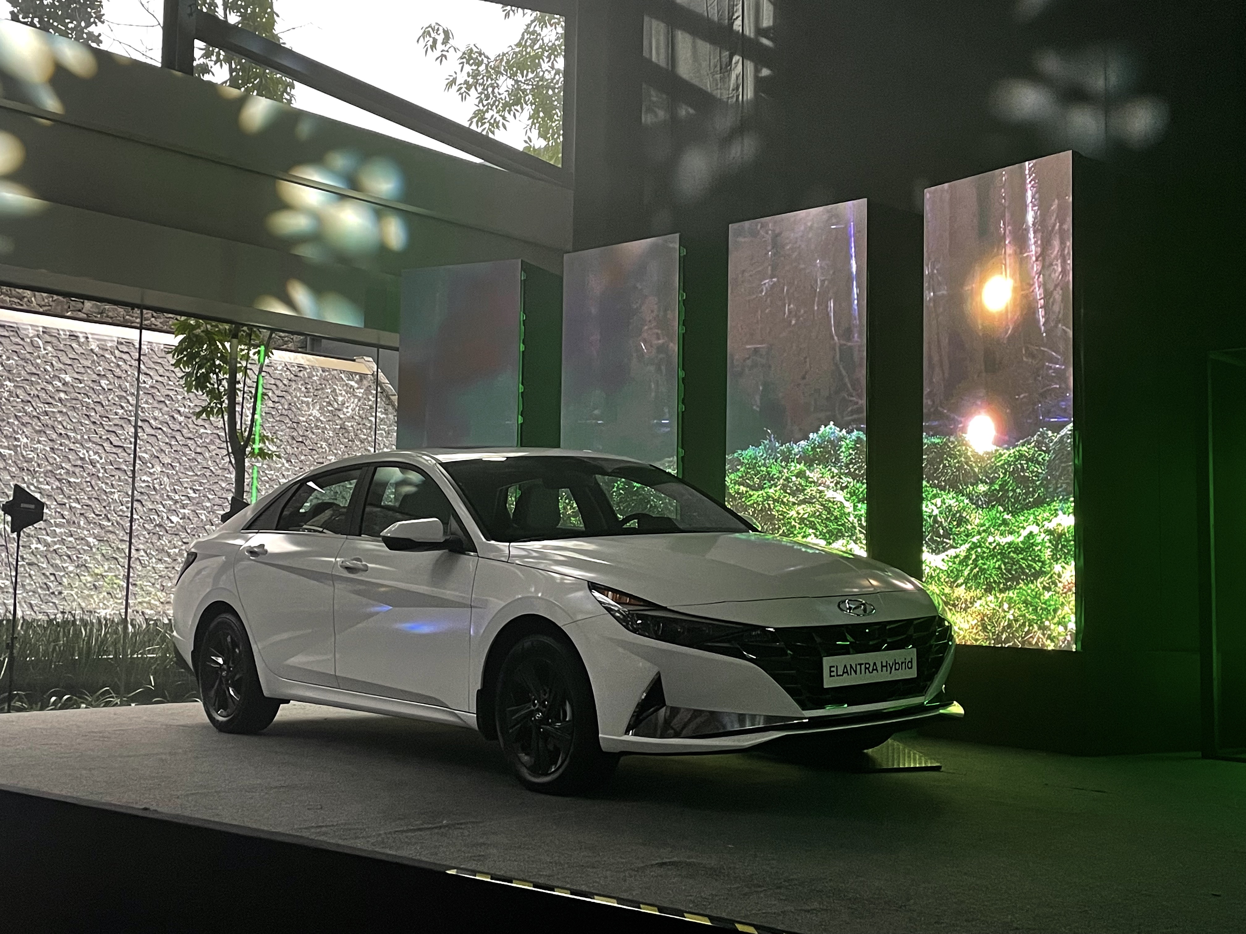 Lanzamiento oficial de los nuevos Elantra y Tucson híbridos