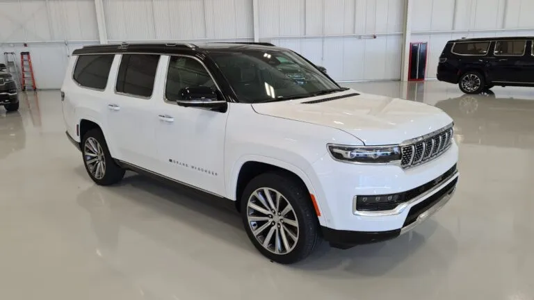 Jeep Grand Wagoneer, impone un nuevo refinamiento (2)