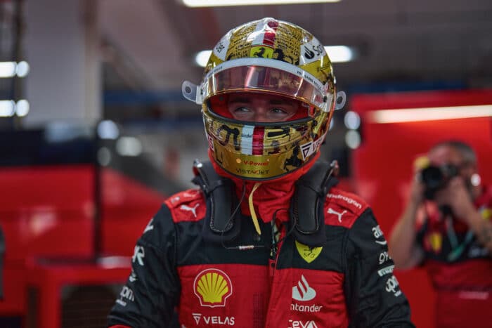 Leclerc logra la pole position en Singapur, Pérez largará segundo 