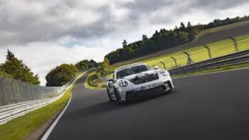 Porsche 911 GT3 RS destroza el crono en Nürburgring Nordschleife