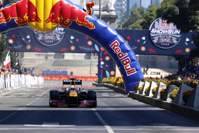Checo Pérez correrá en su natal Guadalajara en el Red Bull Show Run 2022