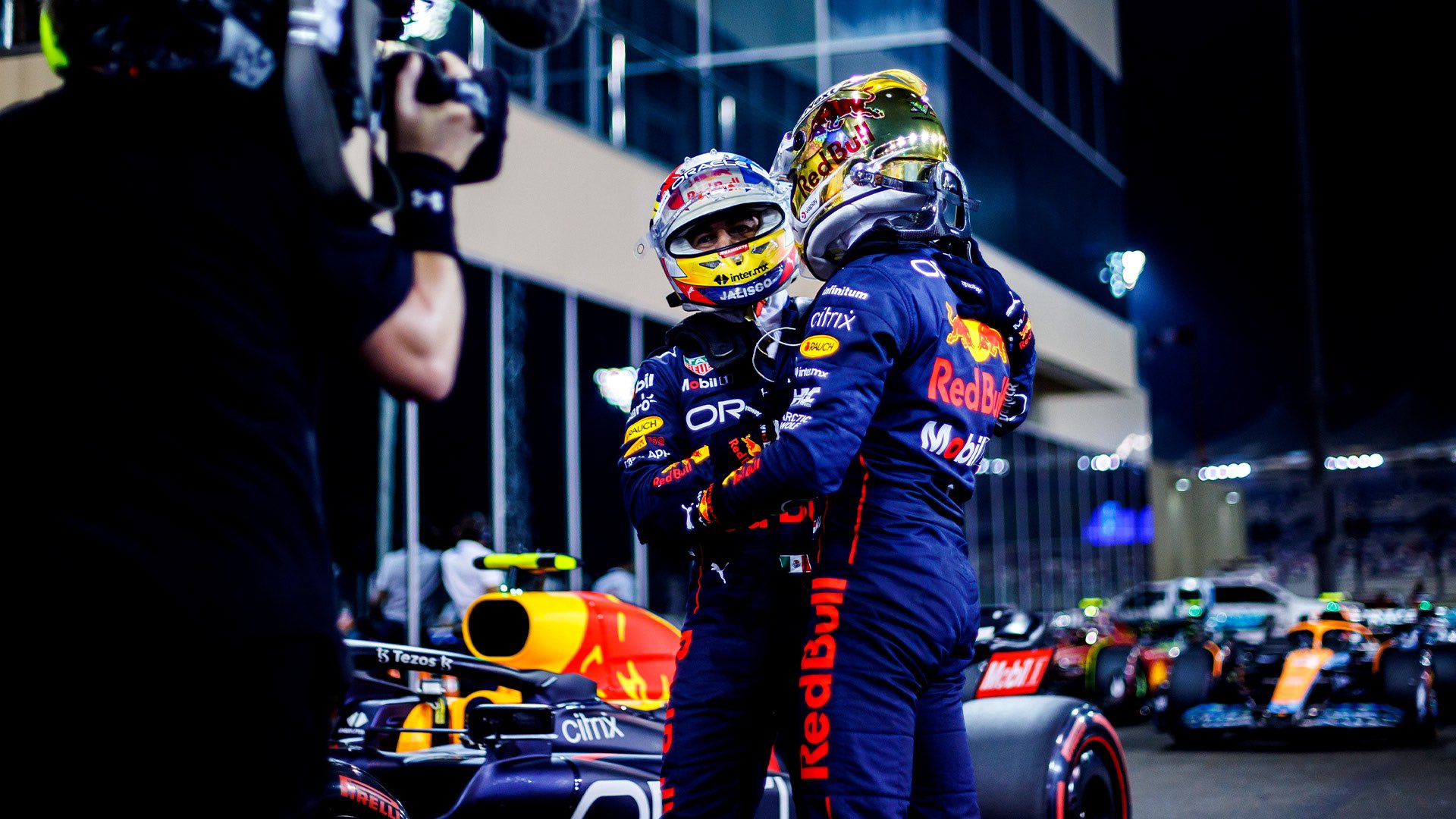 Verstappen gana el GP de Abu Dhabi Leclerc subcampeón | Memo Lira Verstappen gana el GP de Abu Dhabi Leclerc subcampeón