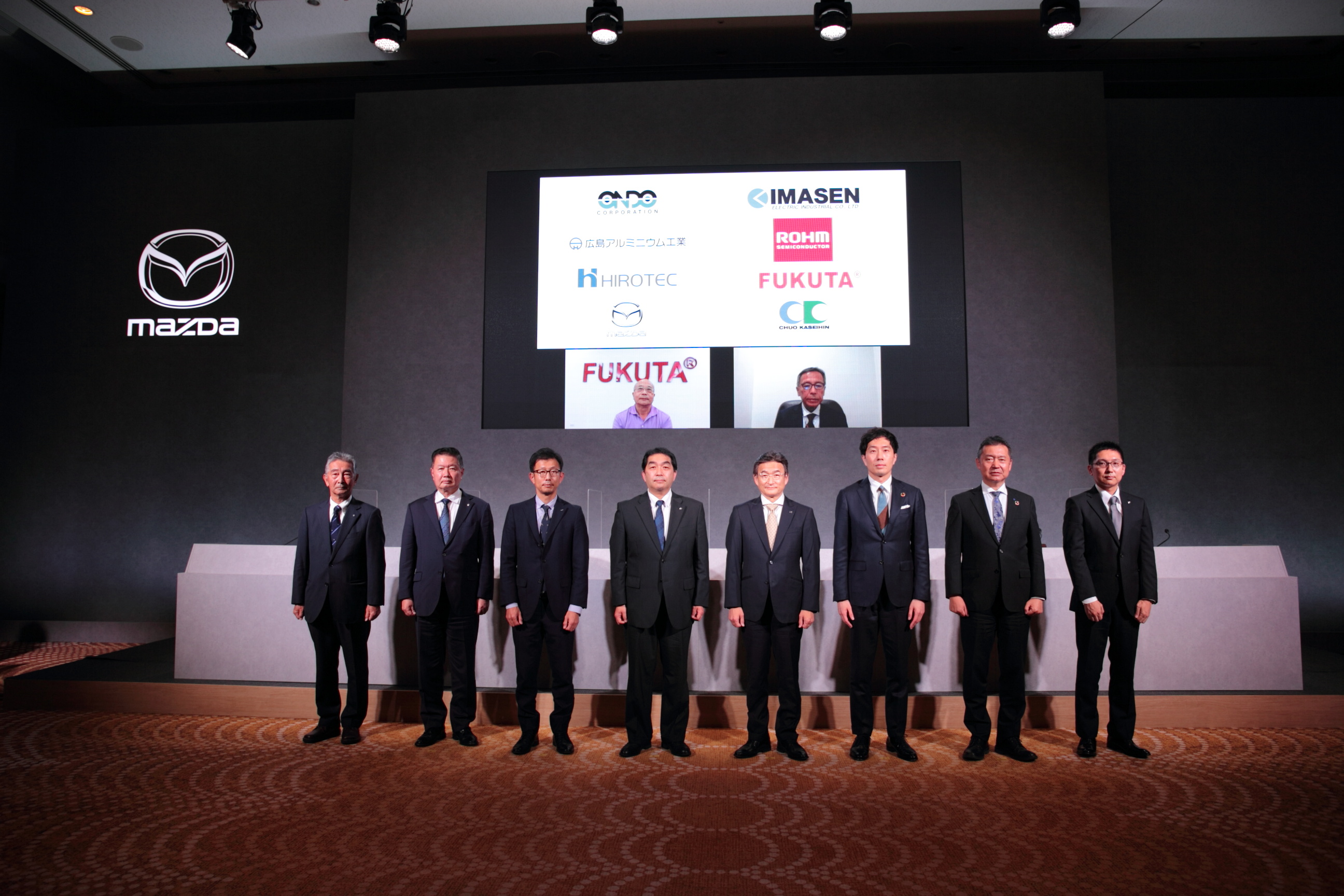 Mazda anuncia política y plan de gestión a mediano plazo 