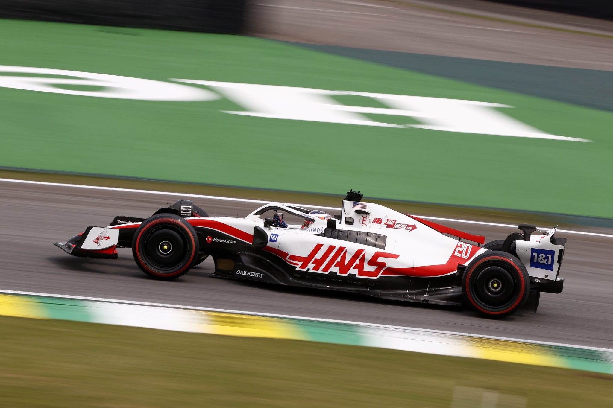 Kevin Magnussen y Haas logran su primera pole position en la Fórmula 1