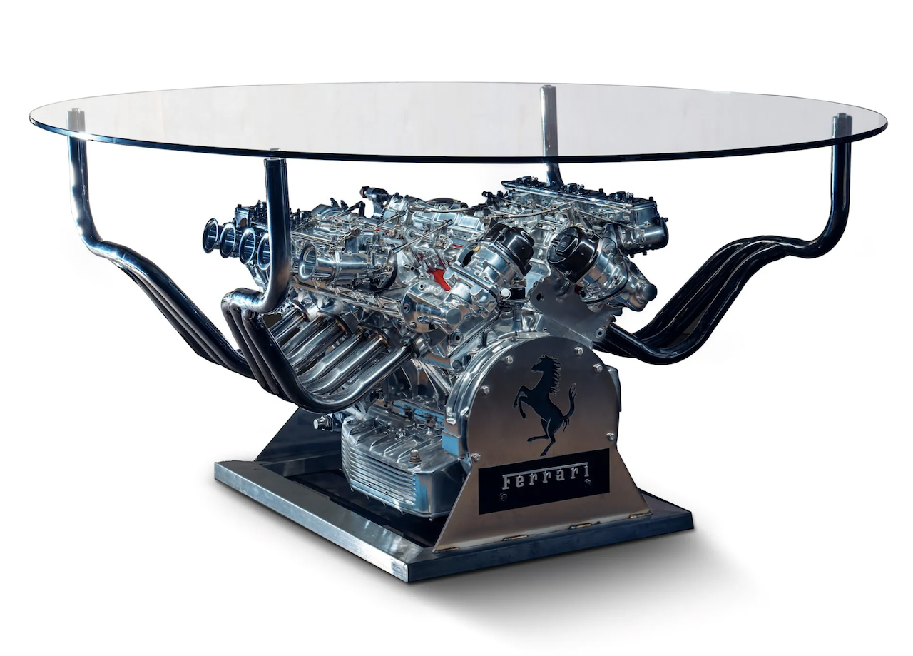 ¿Sabes cuánto cuesta esta mesa con un motor Ferrari V12?