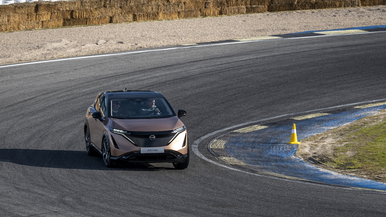 PruebaenpistaAriyae4orce | Memo Lira Ariya e 4ORCE tecnológicamente poderoso