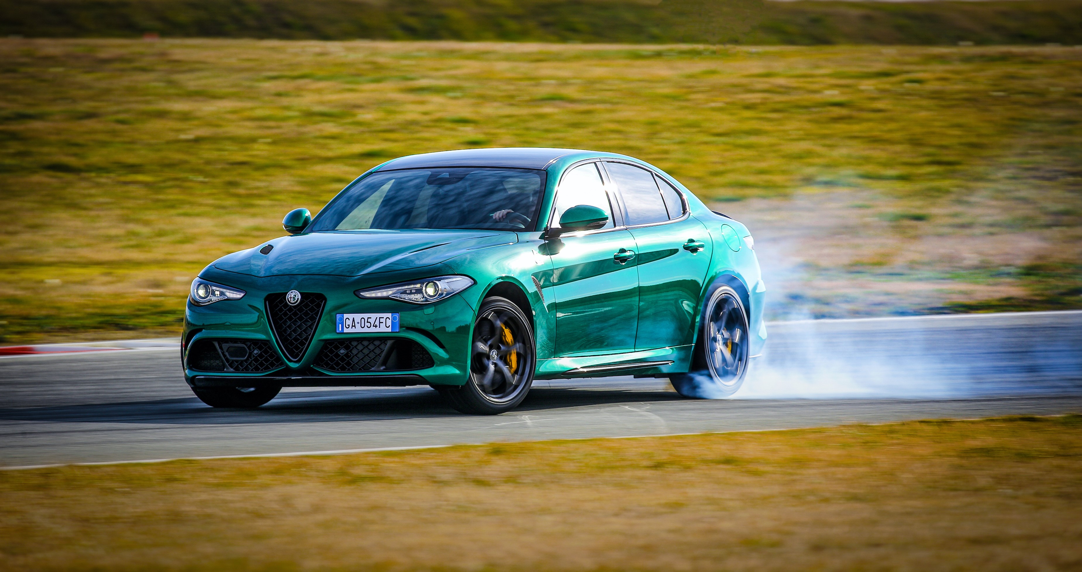 Alfa Romeo Giulia QV es nombrado Best Performance Car for Thrills 