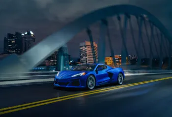 Corvette E-Ray 2024, la electrificación llega al ícono americano