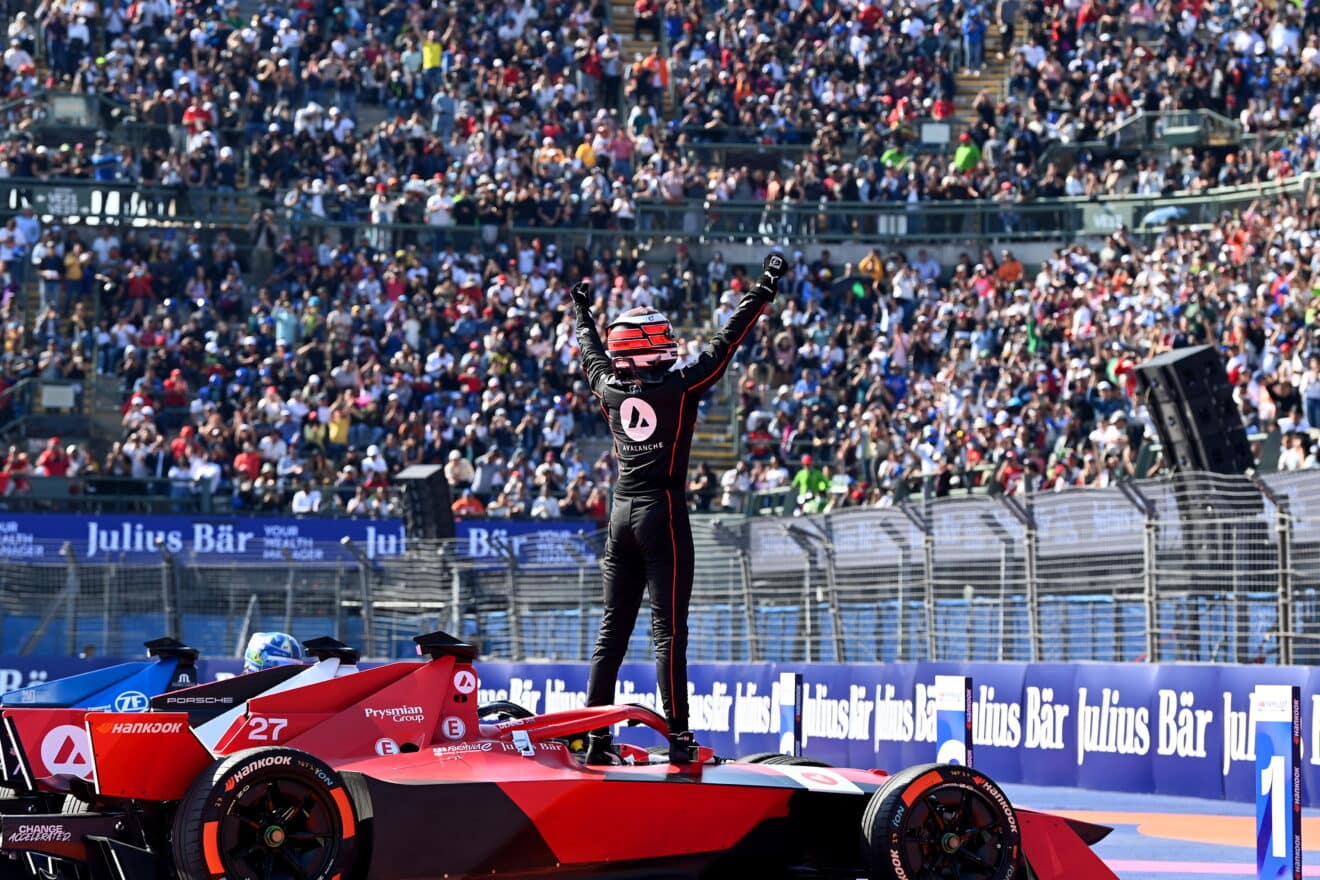 Jake Dennis ganó el E-Prix de la Ciudad de México para Andretti
