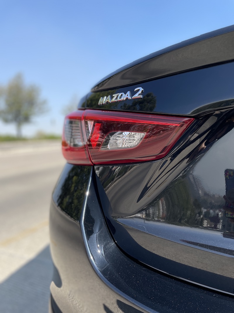 Mazda 2 sedán 8368 | Memo Lira