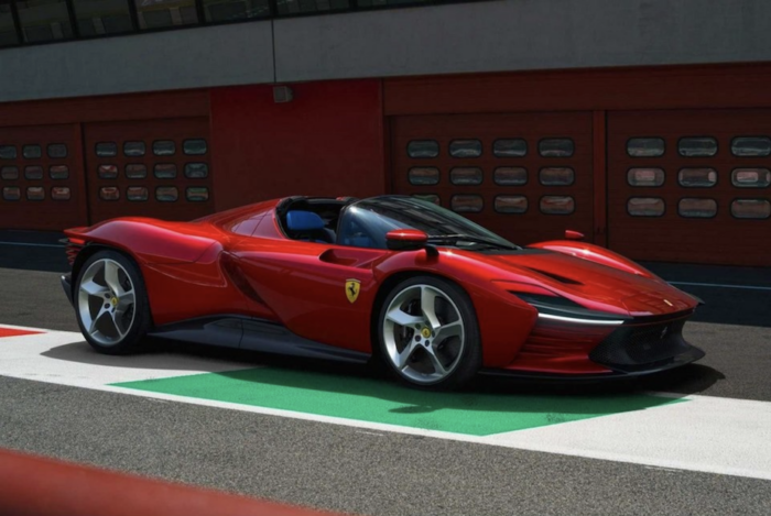 Ferrari Daytona SP 3